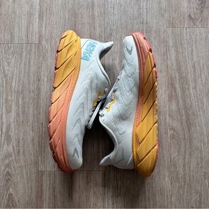 HOKA Arahi Sneakers